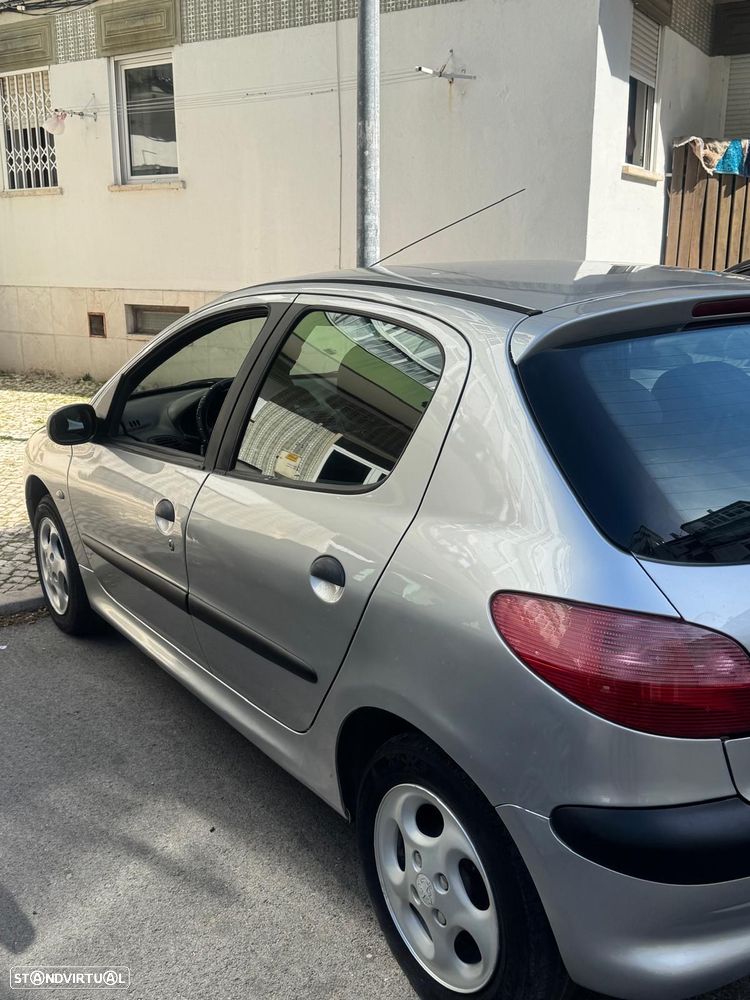 Peugeot 206 1.1 XR Présence - 3