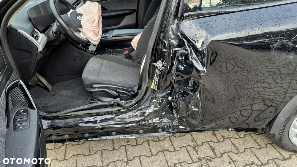 BMW iX2 eDrive20 66.5kWh - 16