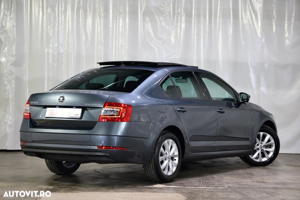 Skoda Octavia 1.6 TDI DSG Ambition - 3