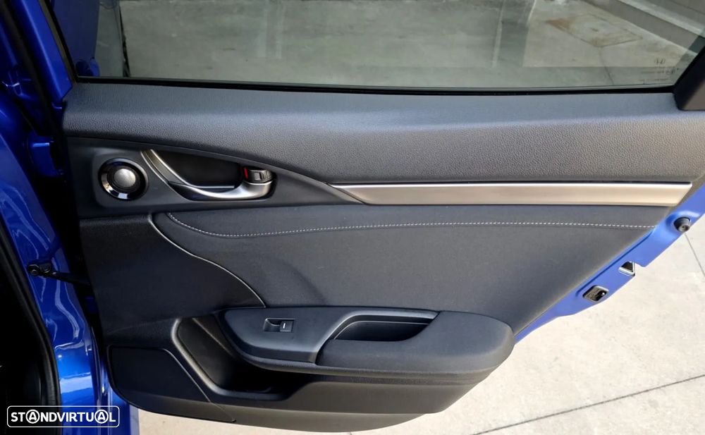 Honda Civic 1.6 i-DTEC Executive Premium 9AT - 19