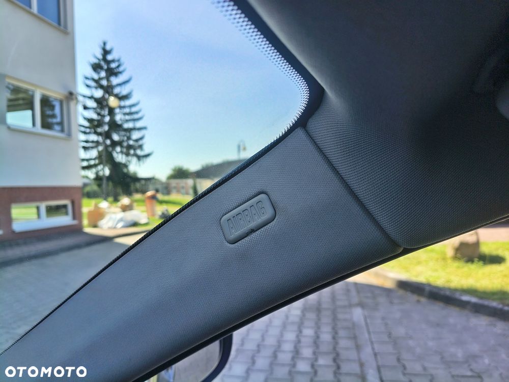 BMW Seria 3 320d DPF Edition Sport - 31