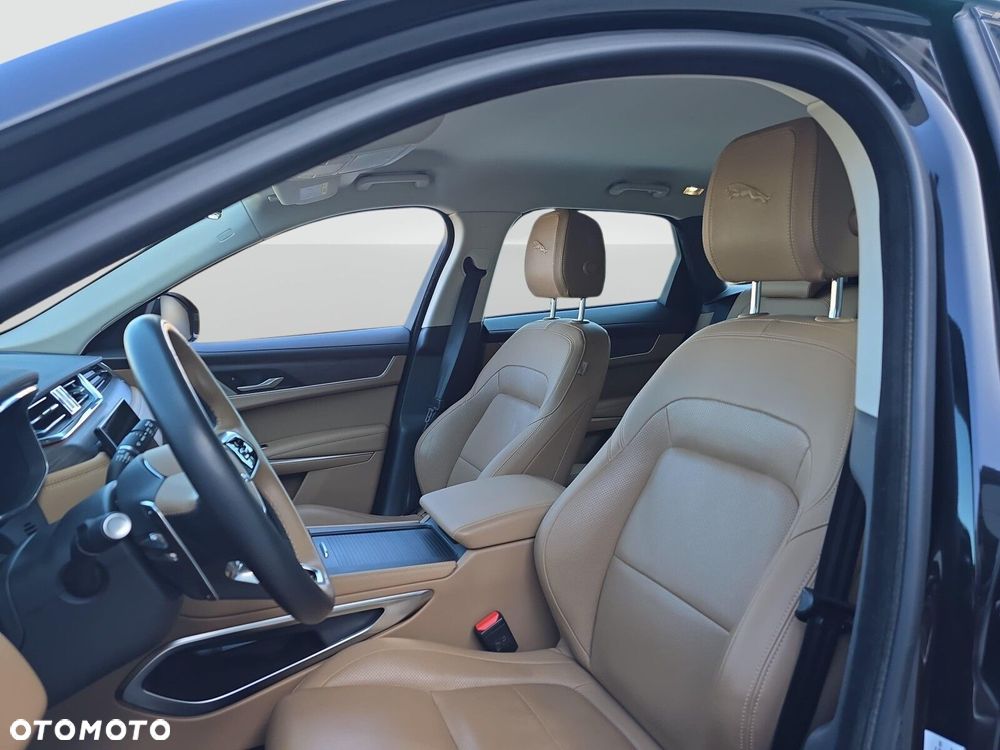 Jaguar F-Pace - 10