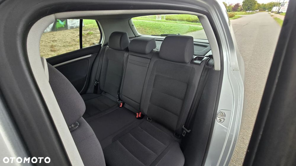 Volkswagen Golf V 2.0 FSI Comfortline DSG - 13