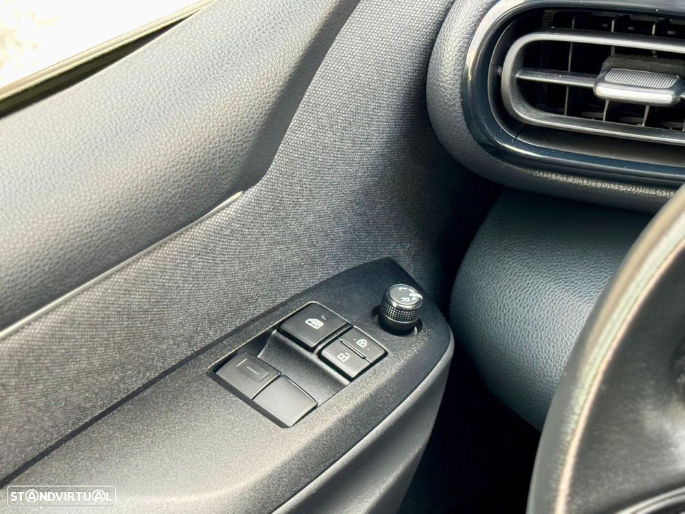 Toyota Yaris 1.0 VVT-i Comfort - 51