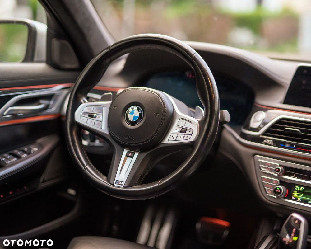 BMW Seria 7 740Li sport - 12