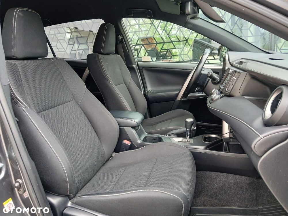 Toyota RAV4 Hybrid Premium 4x2 - 27