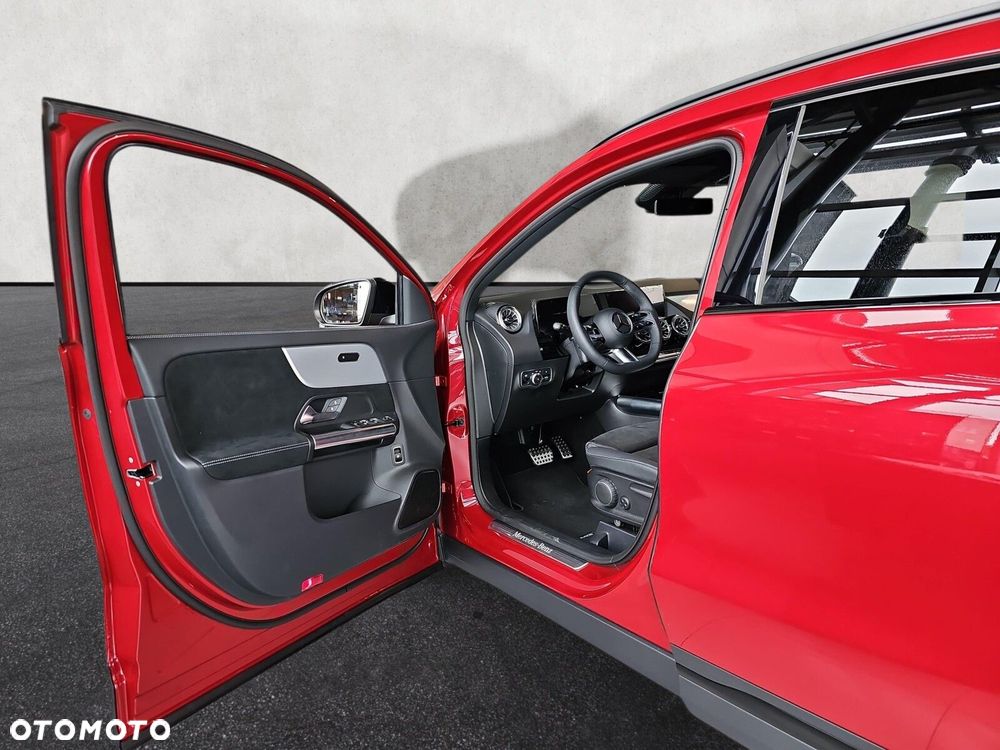 Mercedes-Benz GLA - 11