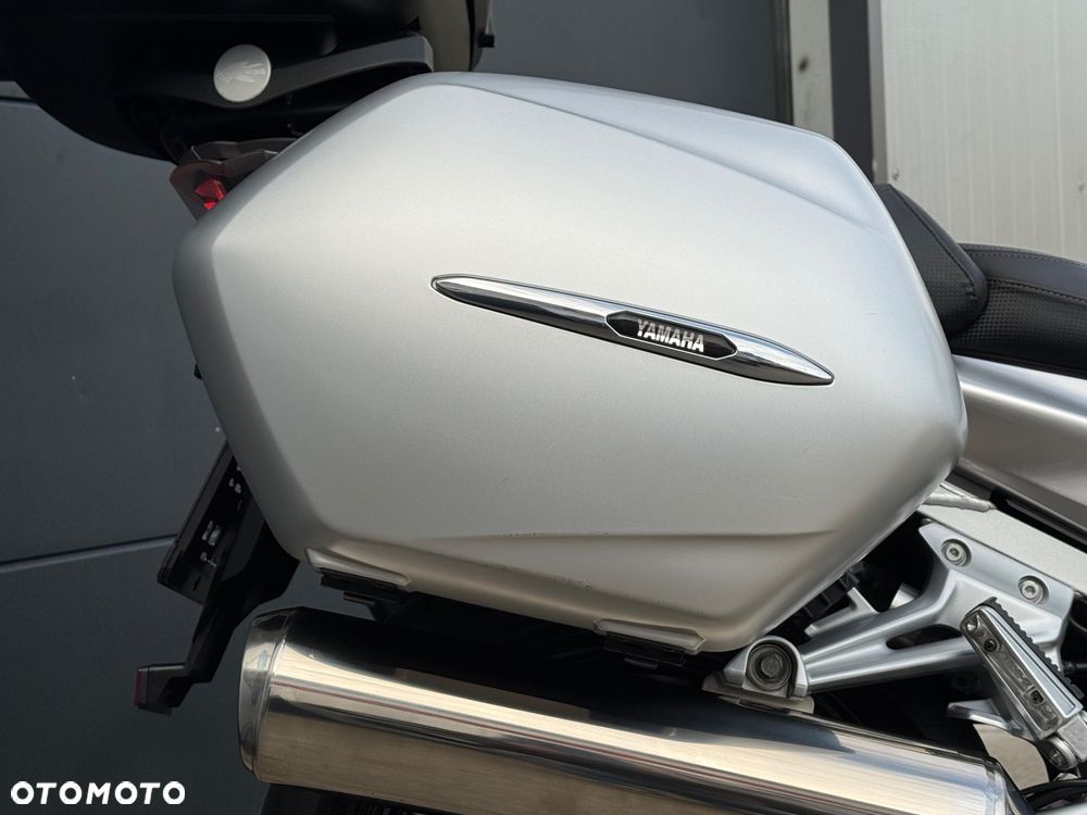 Yamaha FJR - 16