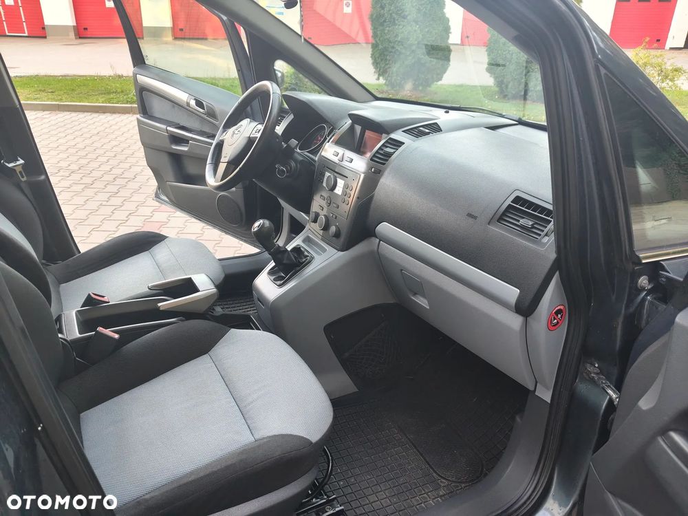 Opel Zafira - 17