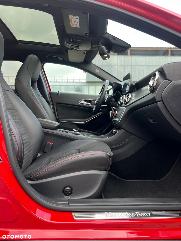 Mercedes-Benz GLA 220 d 4Matic 7G-DCT AMG Line - 17