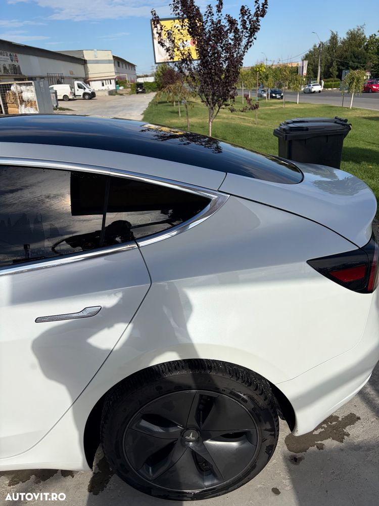 Tesla Model 3 - 12