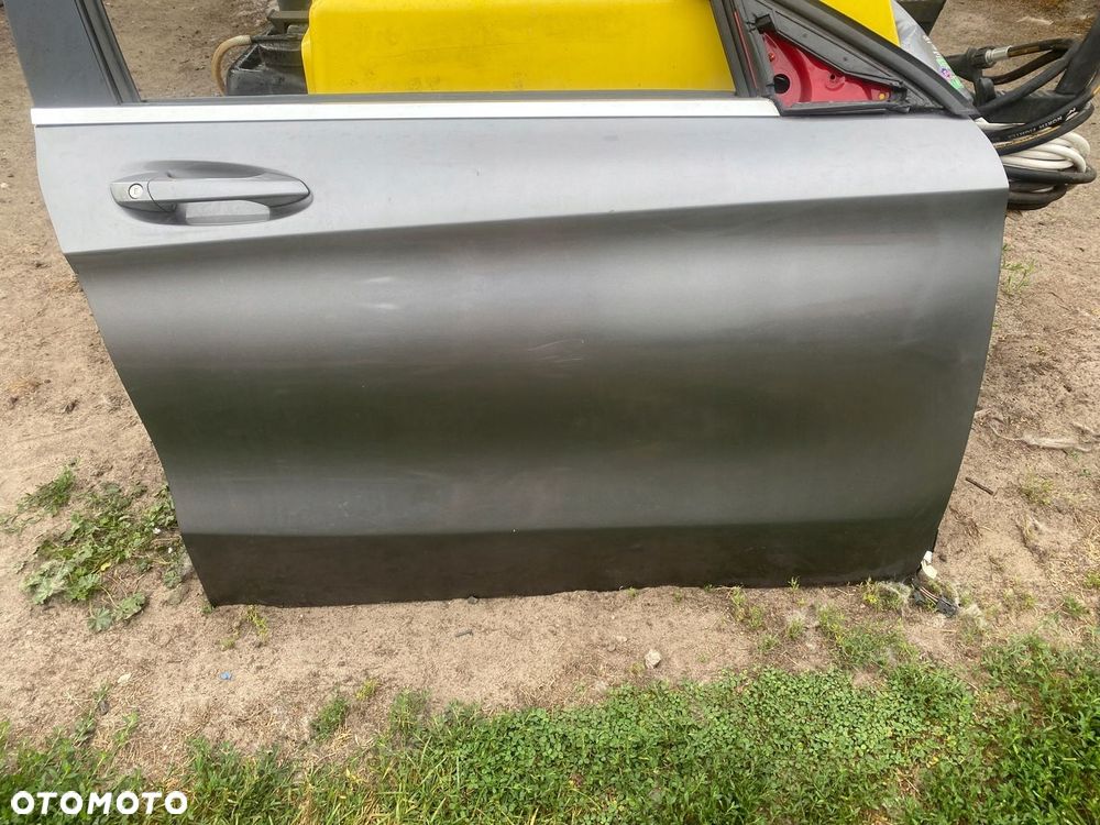 MERCEDES gla 156 drzwi kpl. przednie prawe 787 - 1