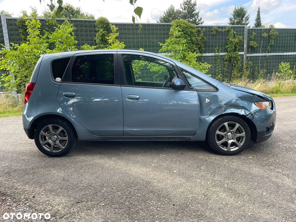 Mitsubishi Colt - 10