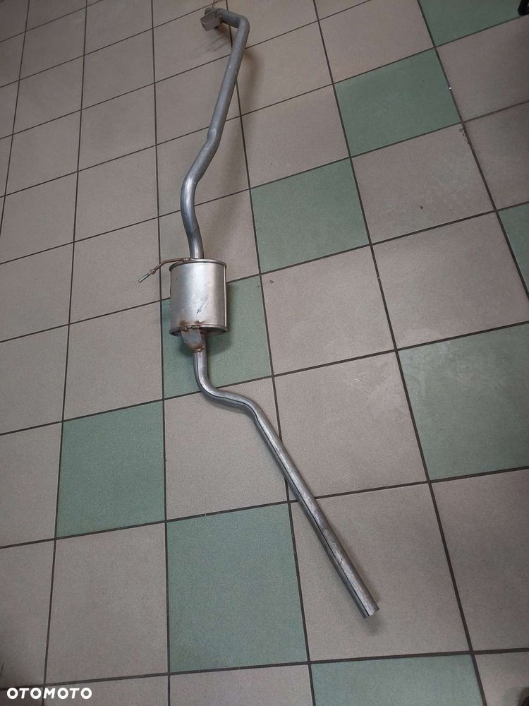 TŁUMIK środkowy  NISSAN SUNNY DX 1.3 1982-1990 Kombi  20050-27a00 - 2