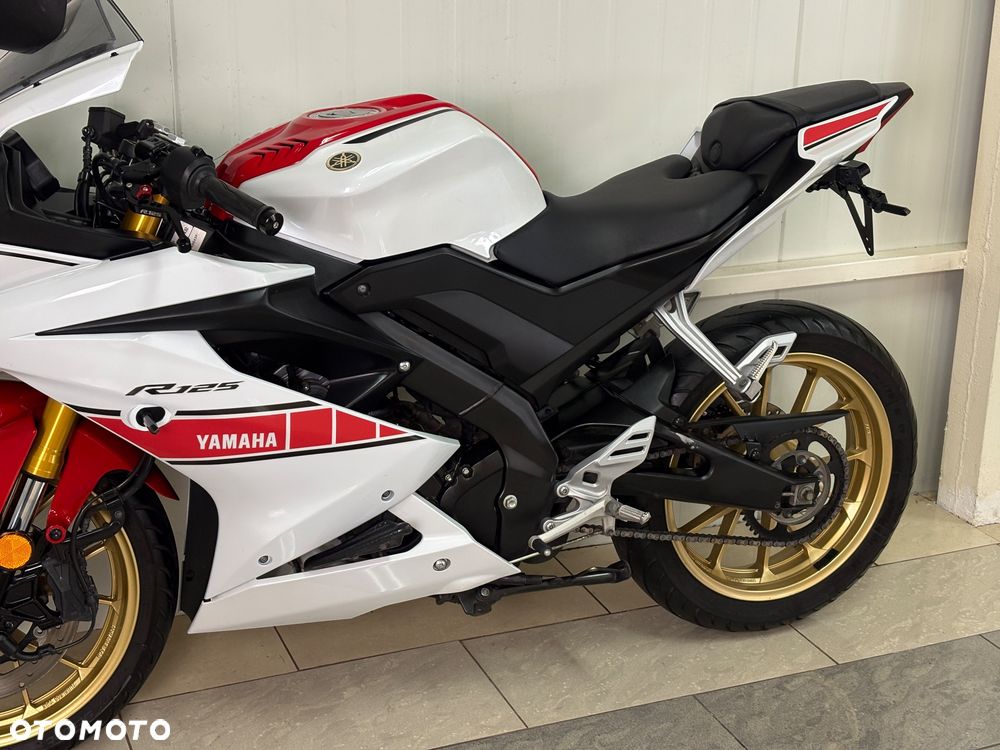 Yamaha YZF - 11