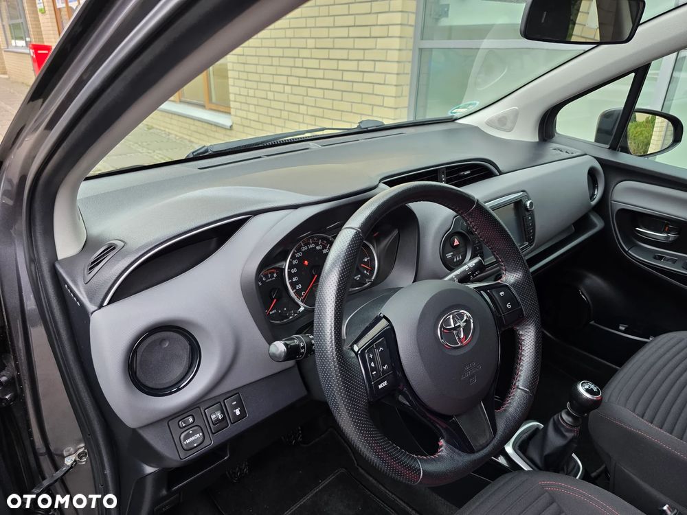 Toyota Yaris 1.33 Selection Platinum - 17