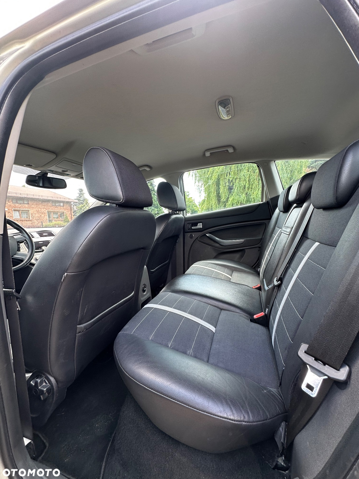 Ford Kuga 2.0 TDCi 2x4 Titanium - 11