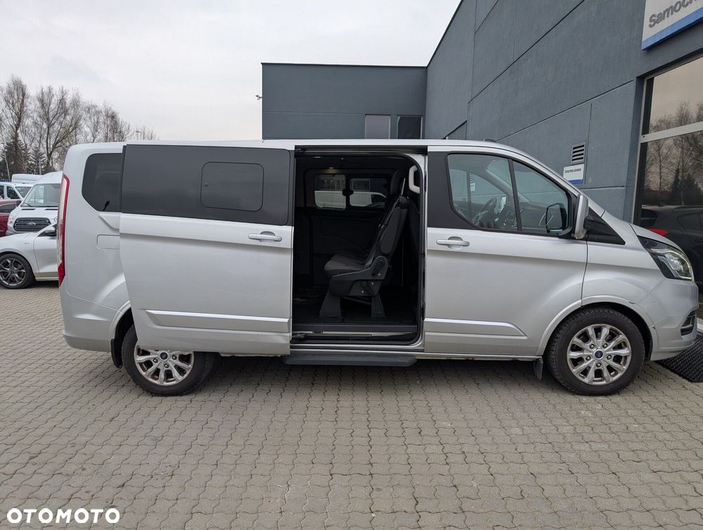 Ford Tourneo Custom - 9