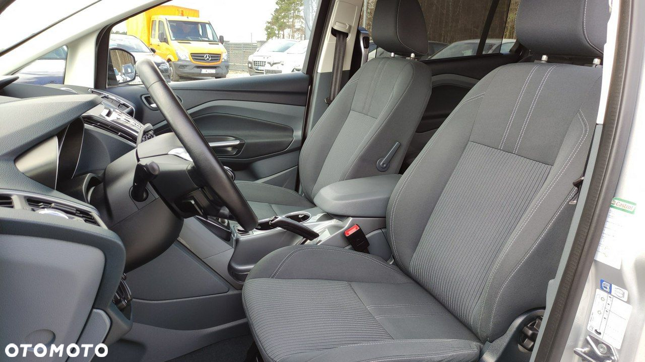 Ford Grand C-MAX - 17