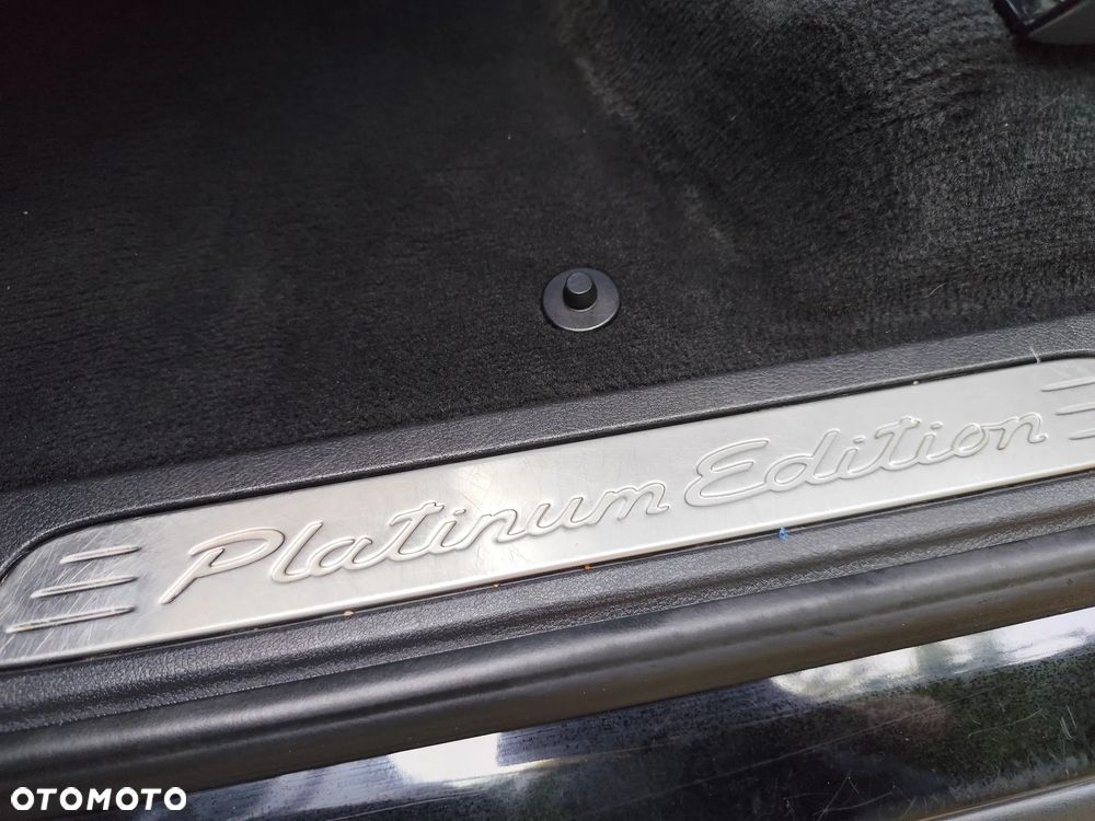 Porsche Cayenne Platinum Edition - 26