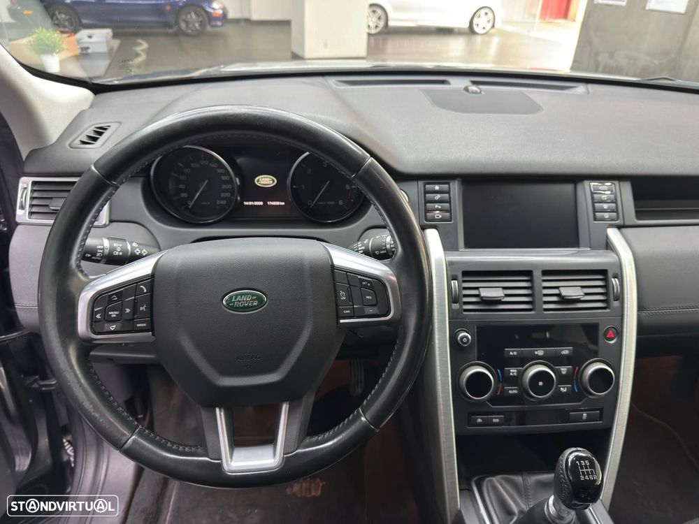 Land Rover Discovery Sport 2.0 eD4 R-Dynamic S - 24