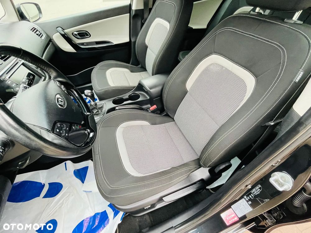 Kia Ceed 1.6 GDI Dream Team Edition - 10