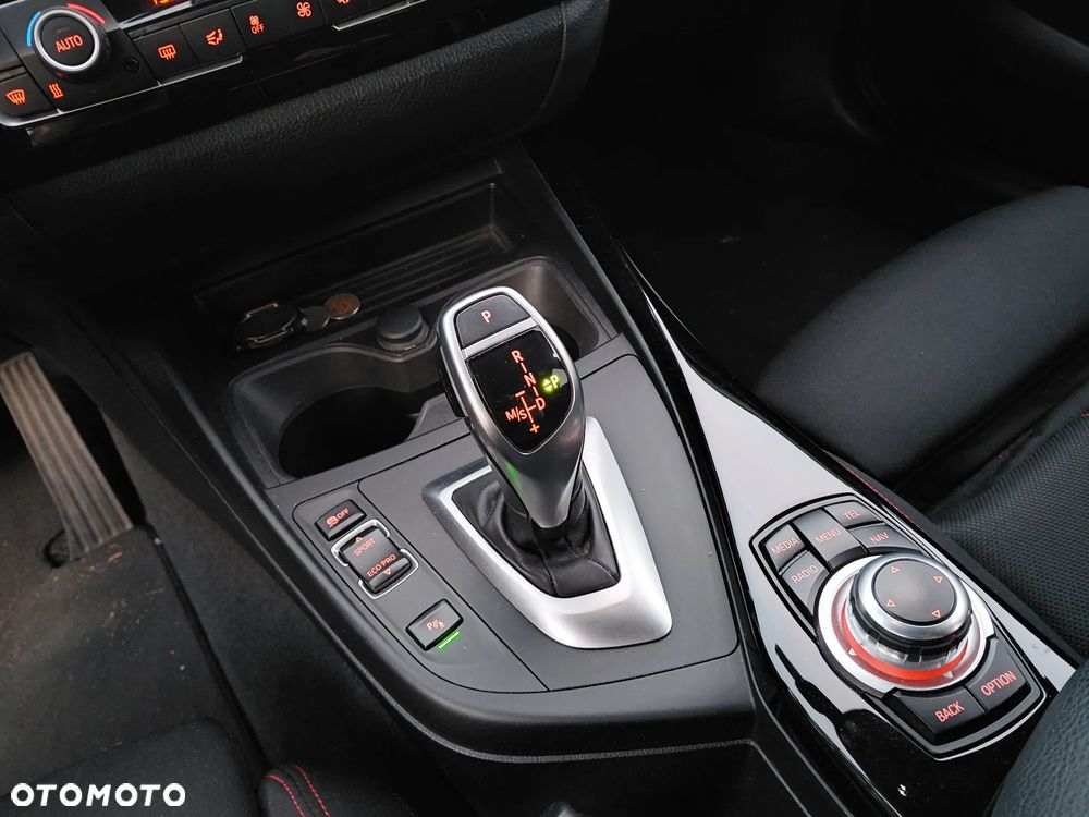 BMW Seria 1 120d Sport-Aut Sport Line - 35