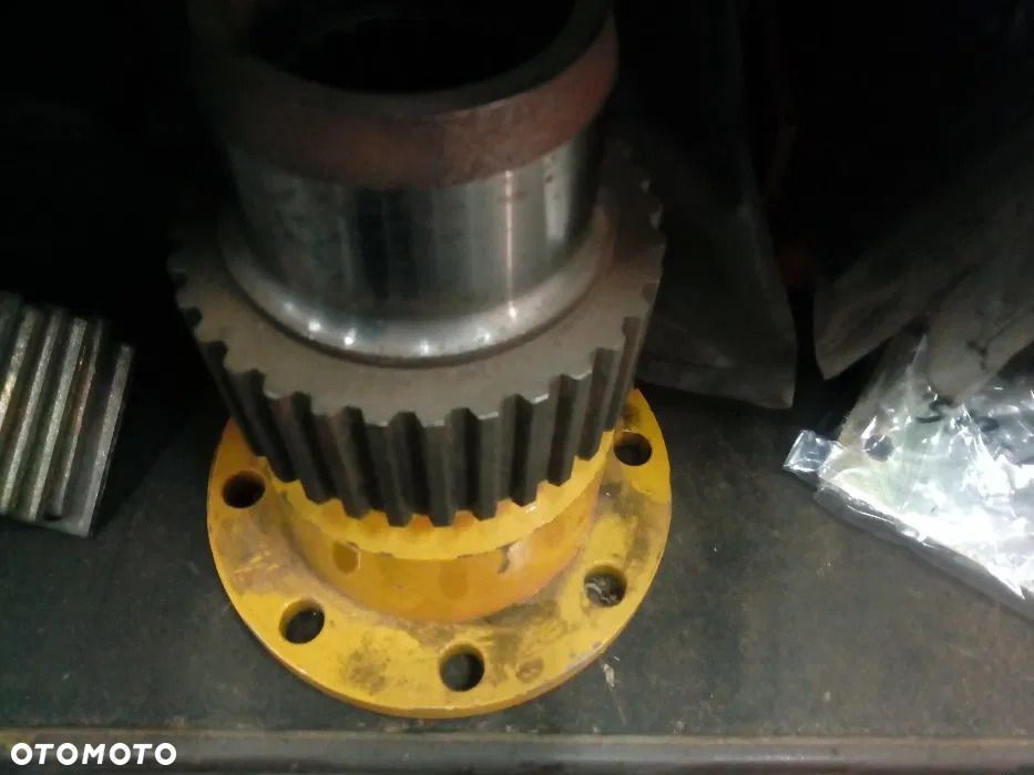 Końcówka skrzyni biegów do ładowarki Ł-34 - 1