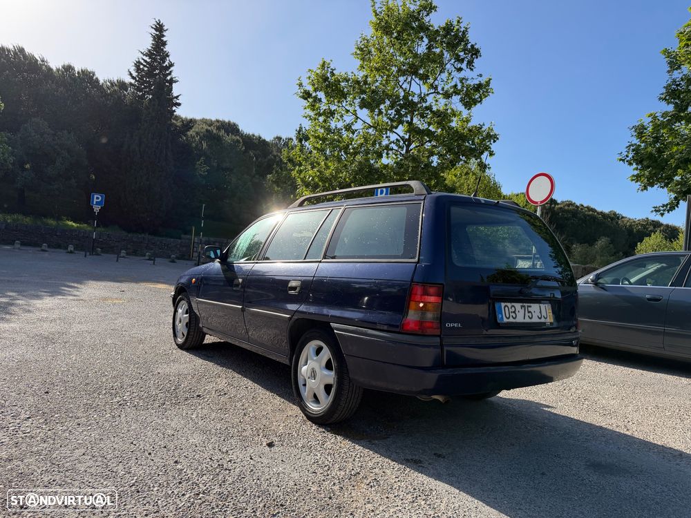 Opel Astra Caravan 1.4i 16V Fresh - 4