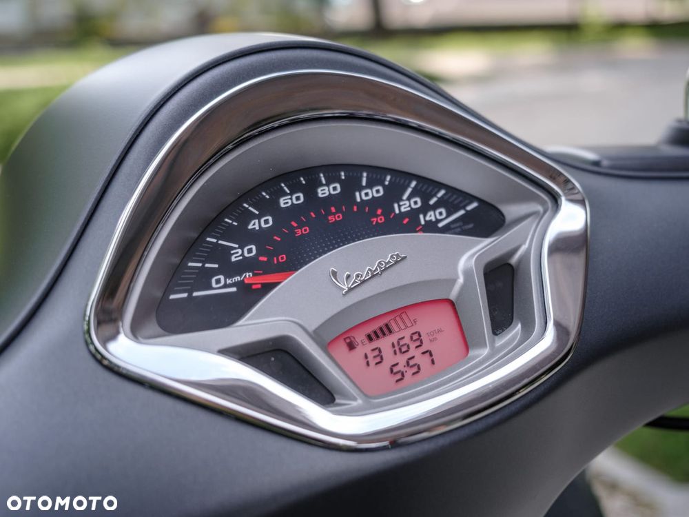 Piaggio Vespa - 2
