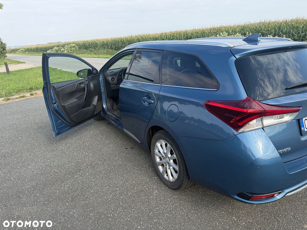 Toyota Auris - 10