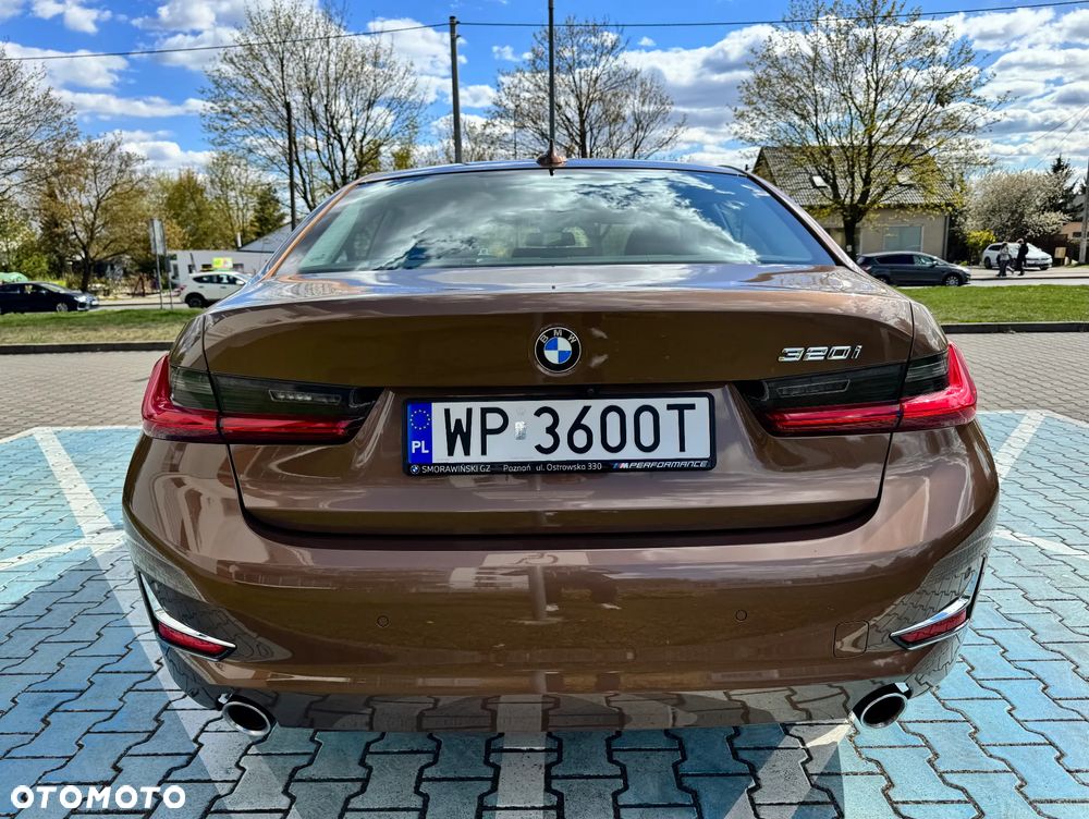 BMW Seria 3 320i Luxury Line sport - 9