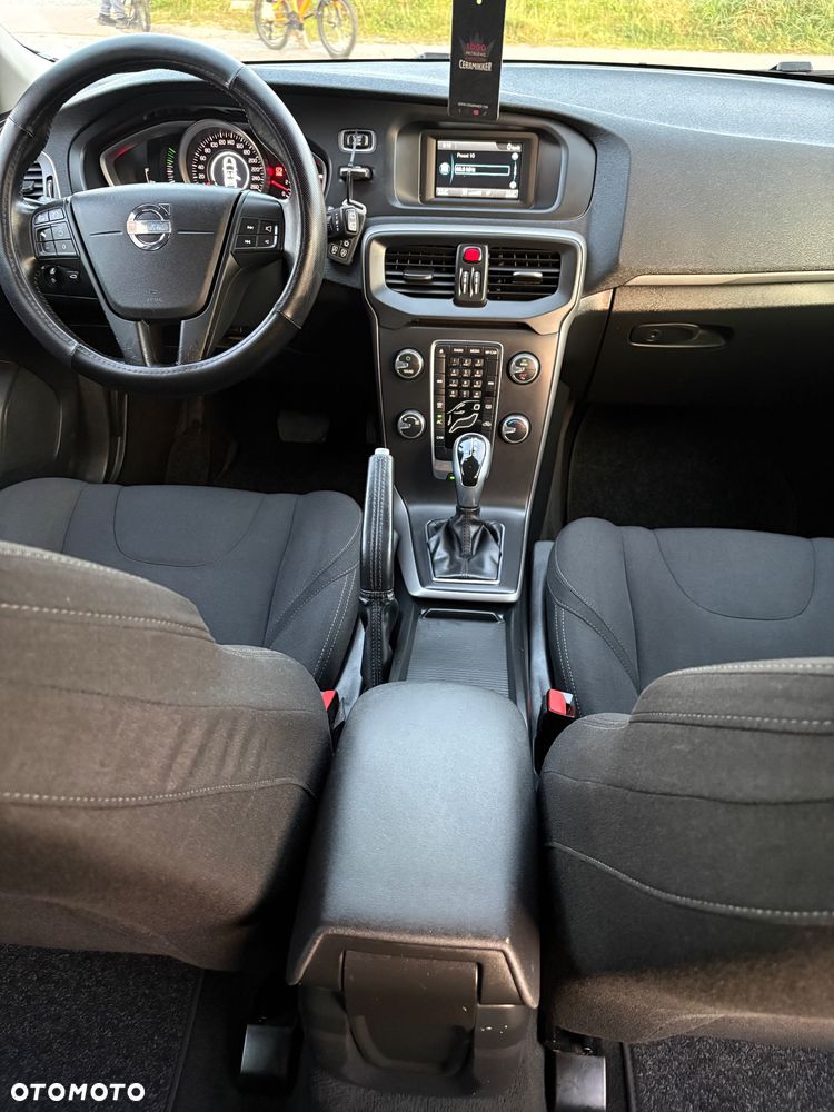 Volvo V40 - 18