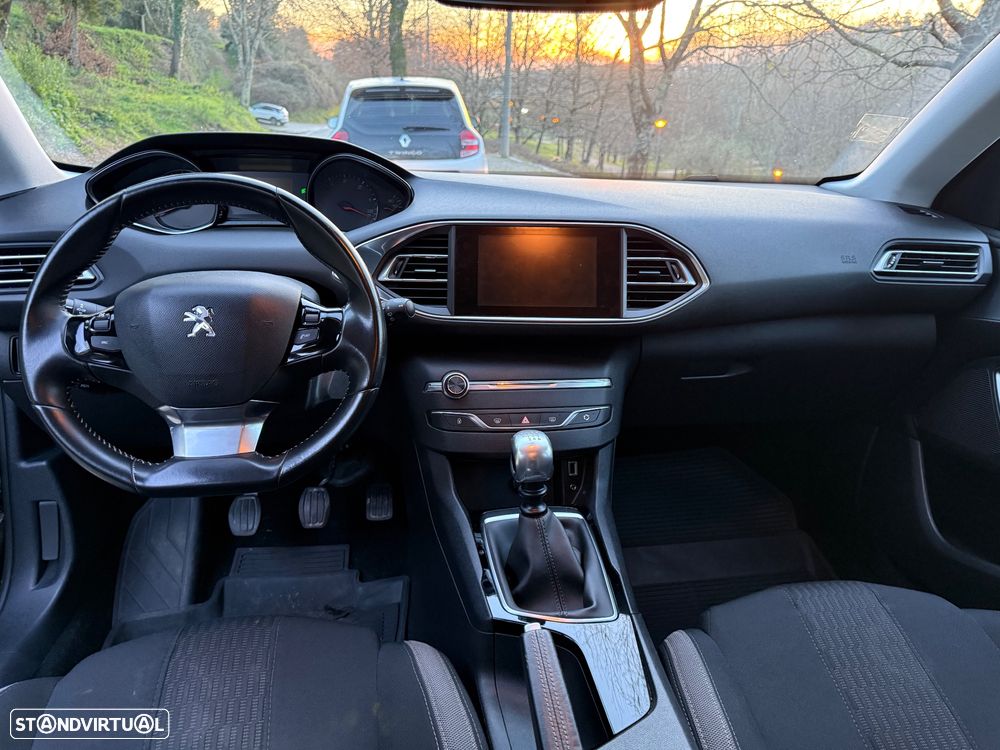 Peugeot 308 SW 1.6 BlueHDi Style - 11