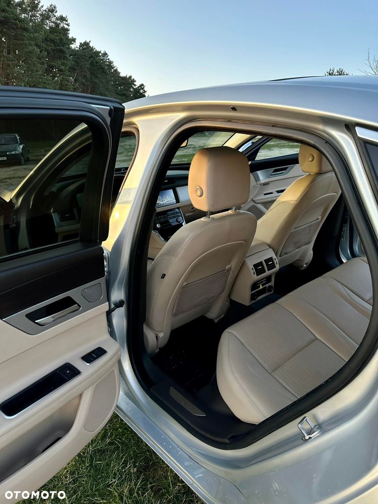 Jaguar XF 3.0 TDV6 Prestige - 12