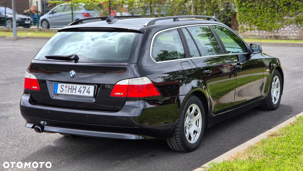 BMW Seria 5 520d - 24