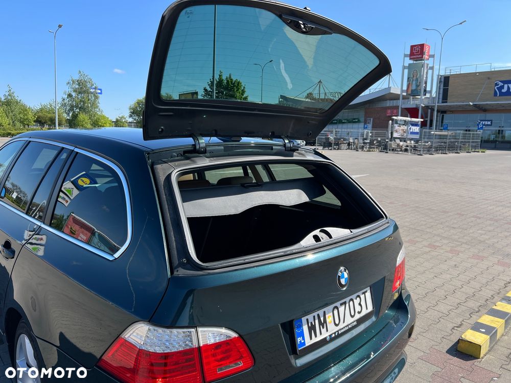 BMW Seria 5 525i xDrive Touring - 35