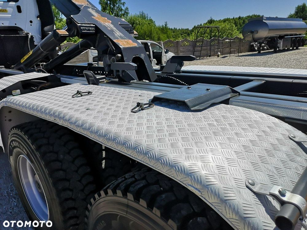 Mercedes-Benz Arocs 3251 Hakowiec 8x4 Palfinger Manual Euro 6 Niski Przebieg! - 16