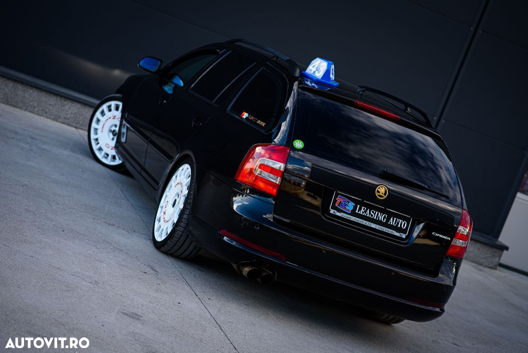 Skoda Octavia Combi 2.0 TFSI RS - 8