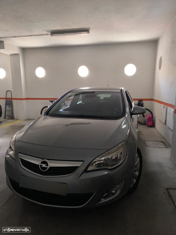 Opel Astra 1.7 CDTi Cosmo - 3