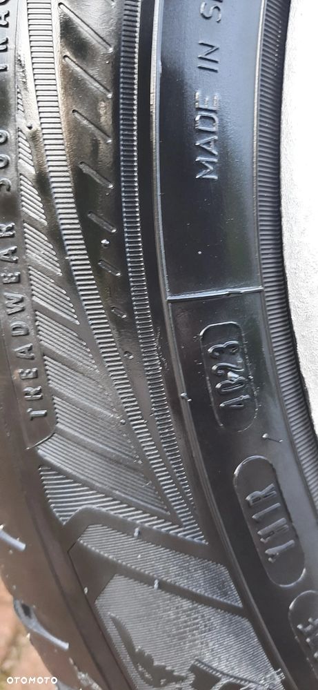 Volkswagen Touran - 13