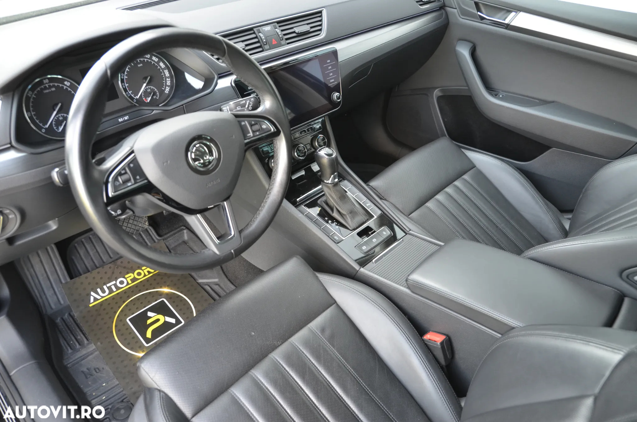 Skoda Superb 2.0 TDI DSG Style - 11