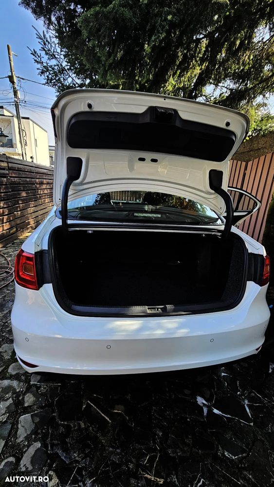 Volkswagen Jetta 1.2 TSI Trendline - 22