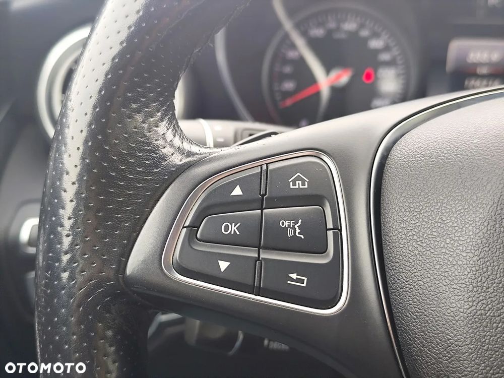Mercedes-Benz Klasa C 300 9G-TRONIC AMG Line - 16