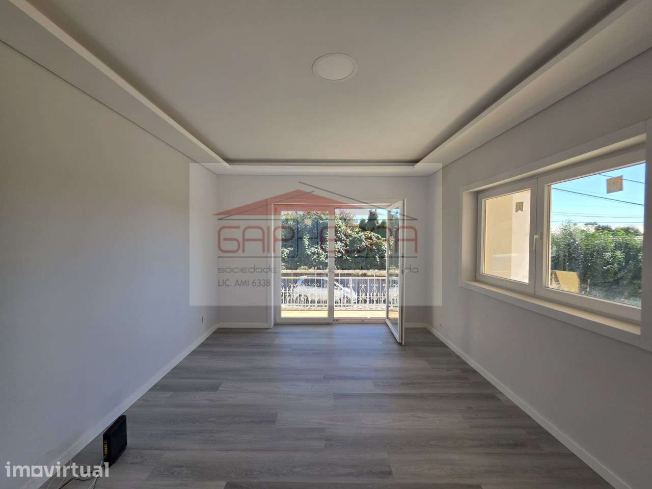 Moradia em Lamas com 2800 m2 terreno ideal para 2 familias - Grande imagem: 2/27