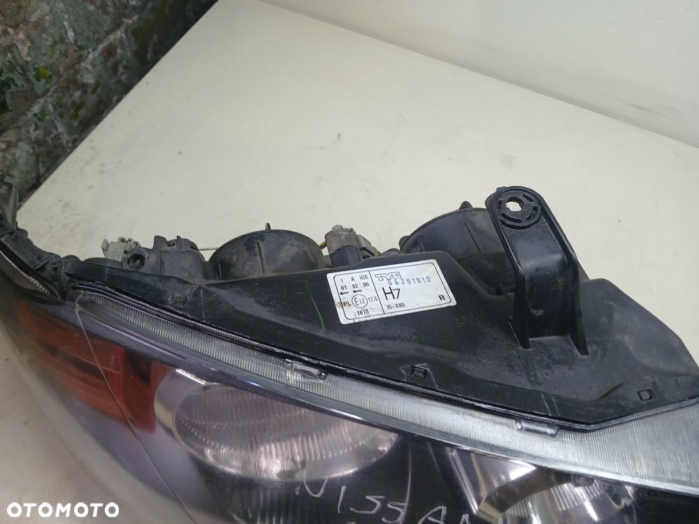 Nissan Almera N16 Lampa przednia  prawa - 3