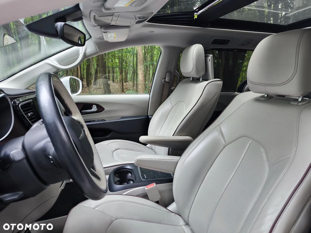 Chrysler Pacifica - 21