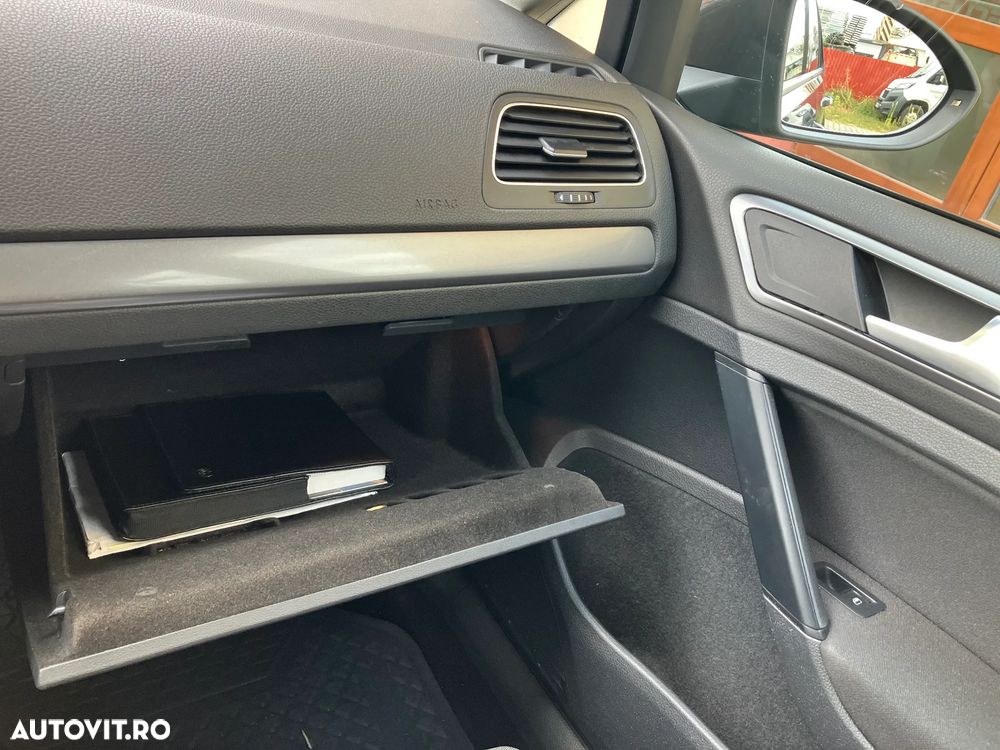 Volkswagen Golf - 21