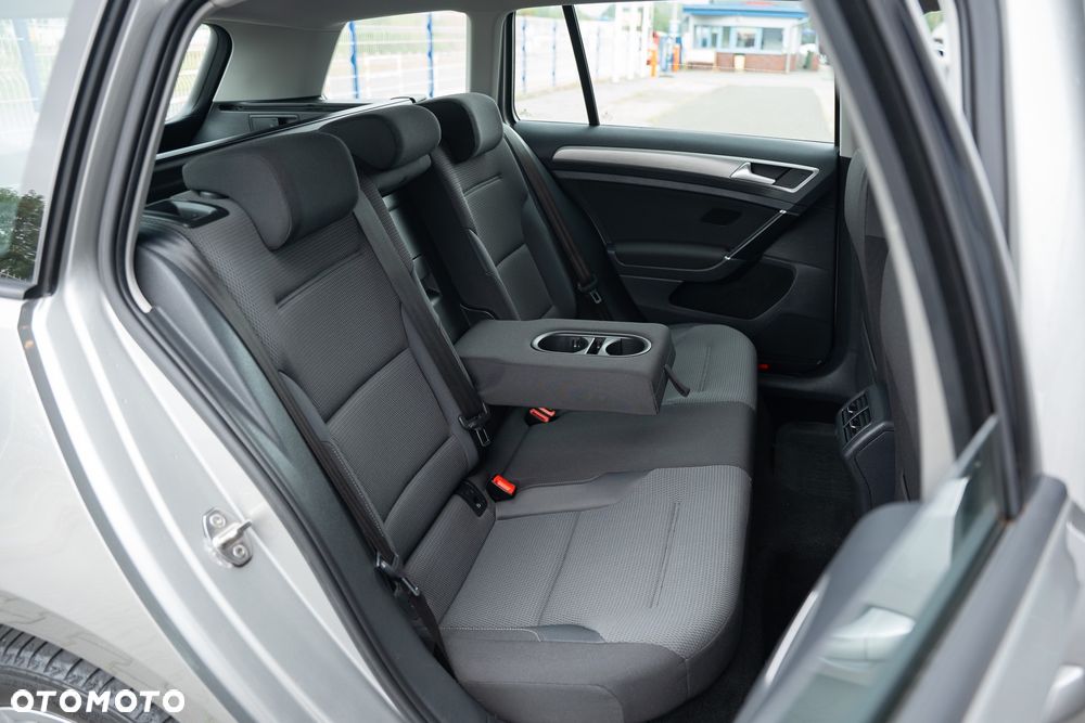 Volkswagen Golf Variant 1.6 TDI BlueMotion Technology Comfortline - 38
