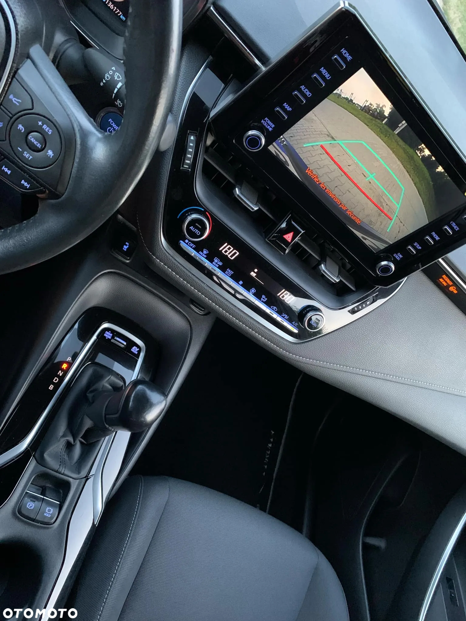 Toyota Corolla 1.8 Hybrid Executive - 19